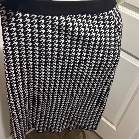 Nipon Boutique Monochrome Houndstooth Midi Skirt - Picture 6 of 6